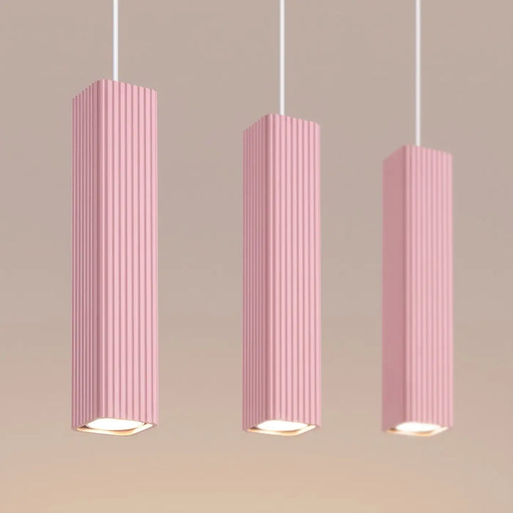 Suspension Rayo rose en ligne à 3 tubes cannelés, détail des cannelures