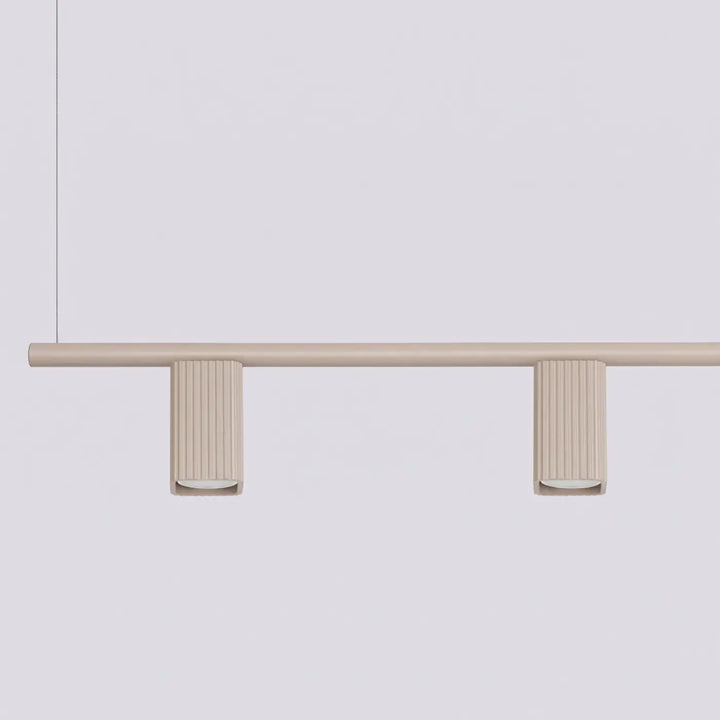 Suspension Rayo taupe en aluminium, détail des cannelures