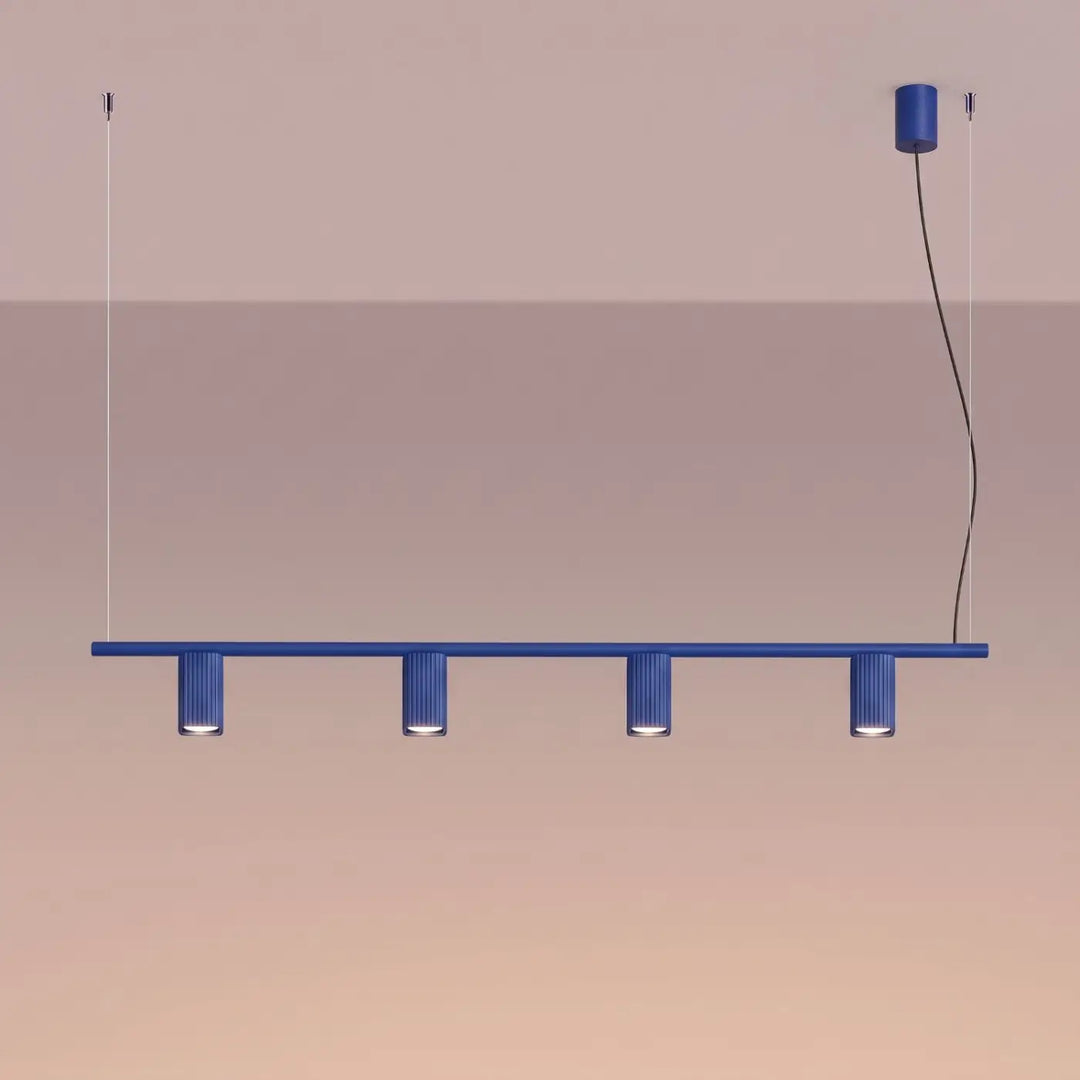 Suspension Rayo outremer en aluminium, allumée