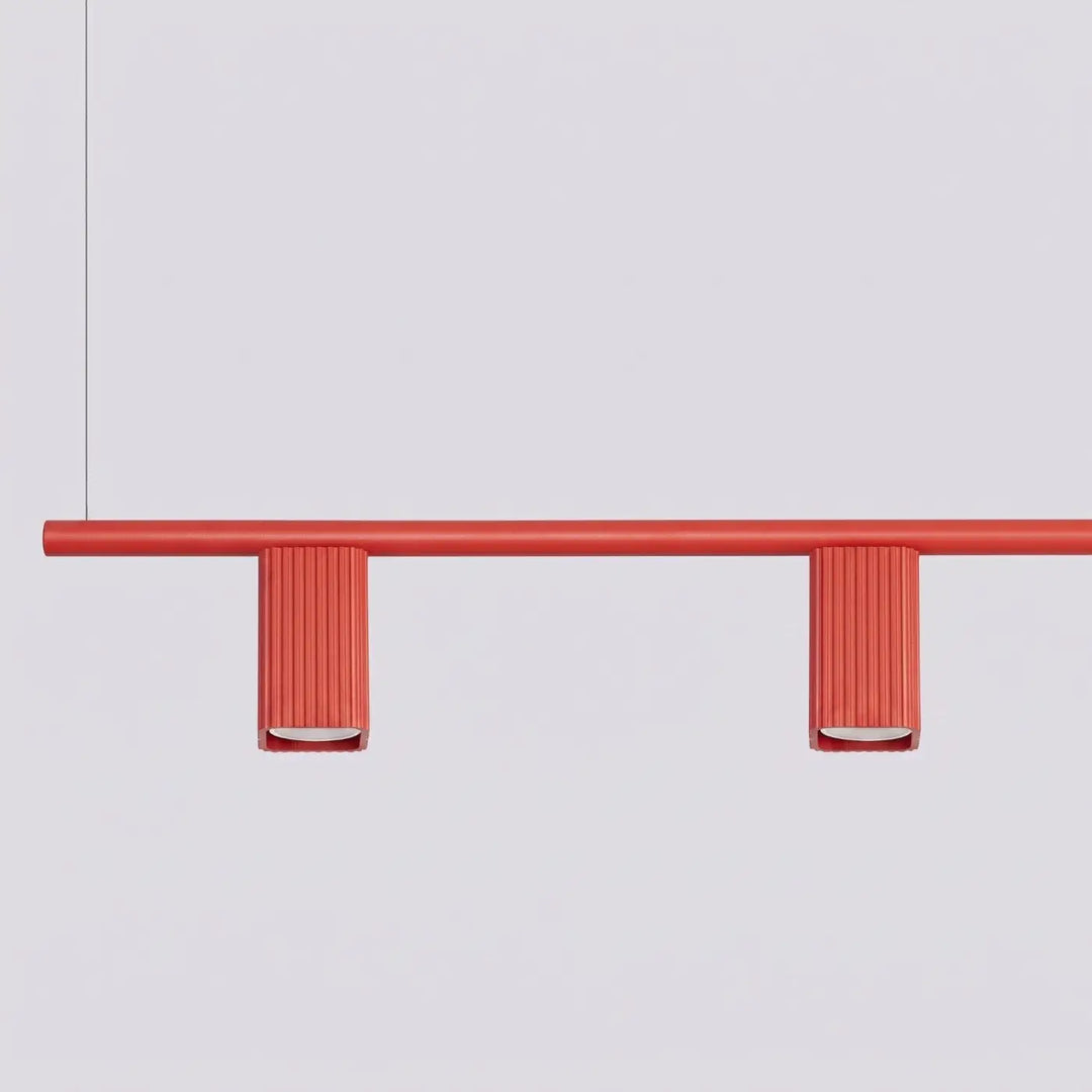 Suspension Rayo rouge en aluminium, détail des cannelures
