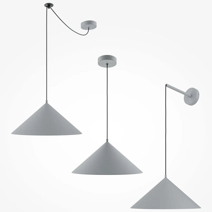 Suspension luminaire basic colors conique avec trois luminaires en métal mat gris et câbles noirs élégants