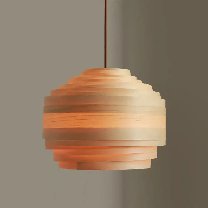 Suspension bois artisanale avec lumière douce chic