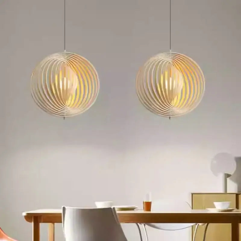 Suspension en bois design spirale pour salon ou salle à manger