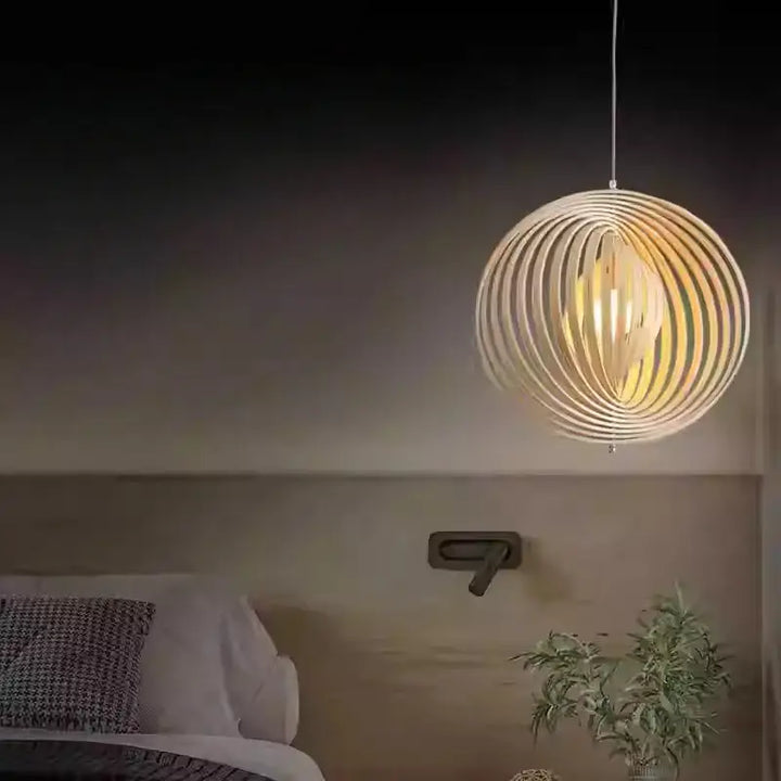 Suspension en bois design spirale pour salon ou salle à manger
