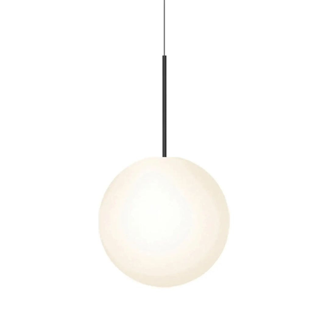 Suspension Bola Sphere noire, globe en verre opale de 40 cm