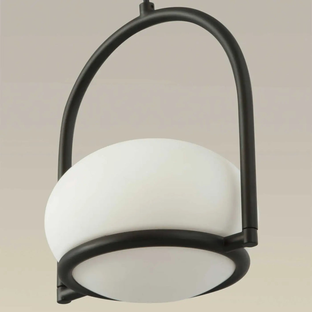 Suspension boule Coco noire, vue du produit #couleur_noir