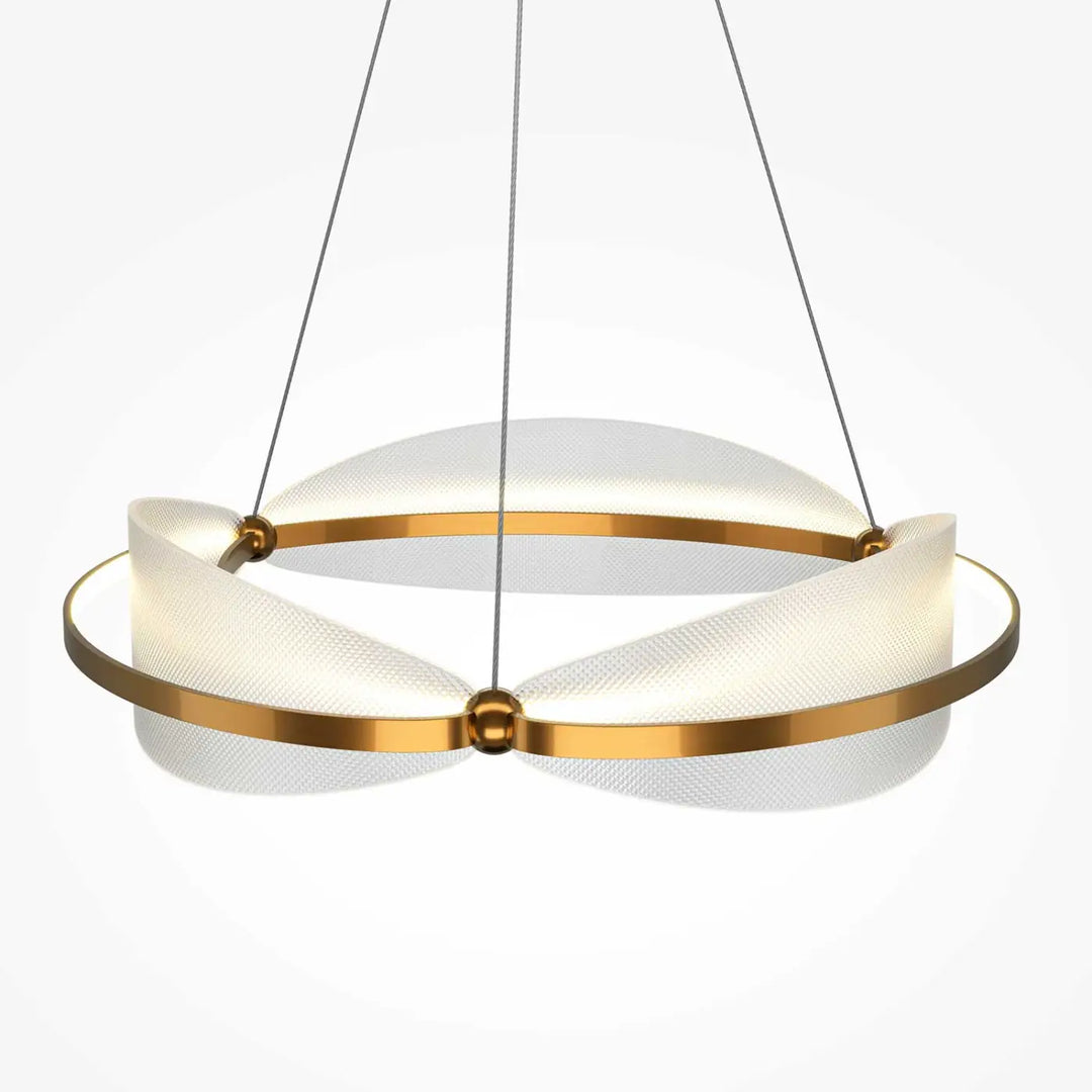 Suspension luminaire breeze anneau en métal doré au-dessus d’une table avec panneaux en acrylique texturé moderne