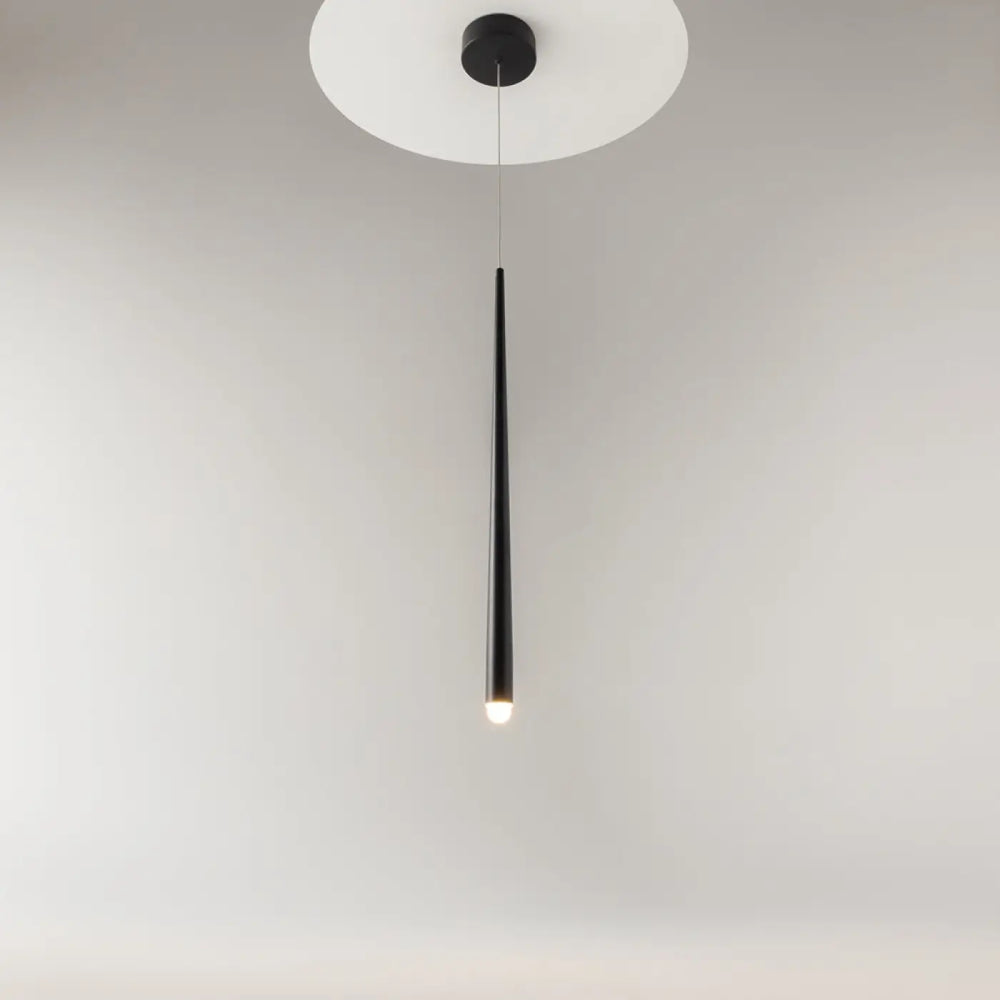 Suspension luminaire cascade conique noir cylindrique avec led intégrée et lumière chaude pour cage d’escalier ou d’une table