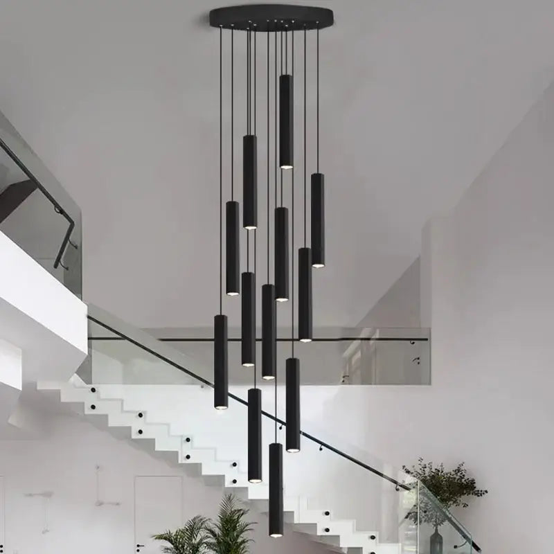 Suspension Cascade Moderne Cylindres Noirs Pour Escalier Chic