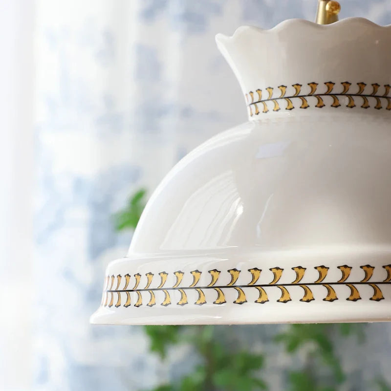 Suspension en céramique blanche style champêtre raffiné