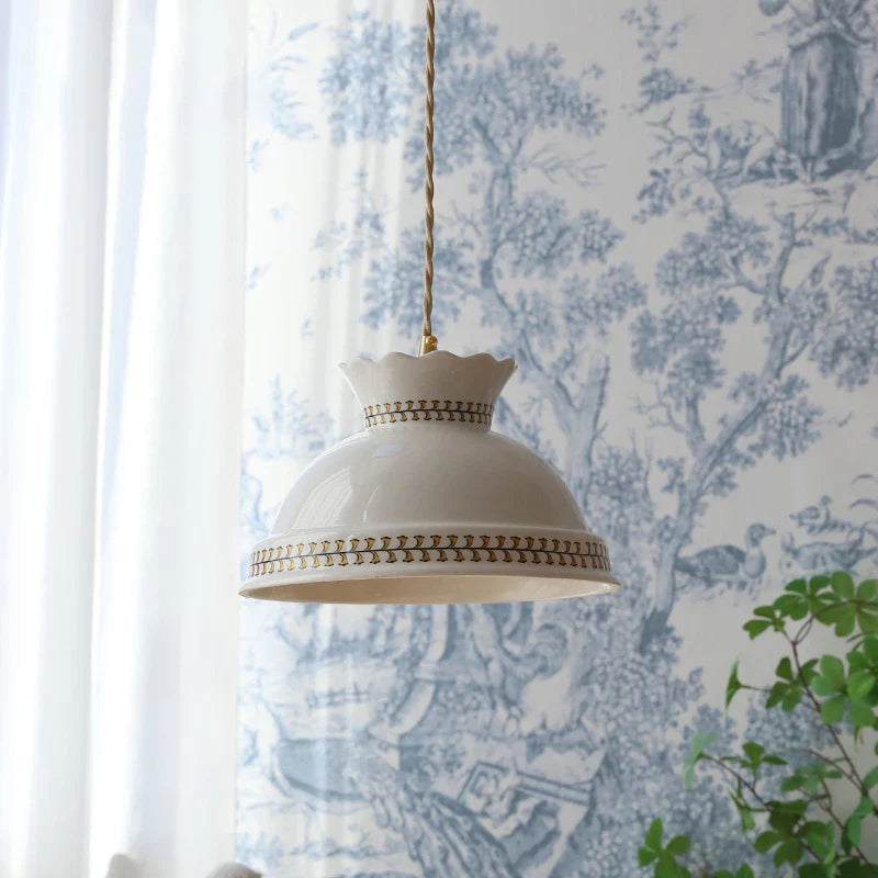 Suspension en céramique blanche style champêtre raffiné