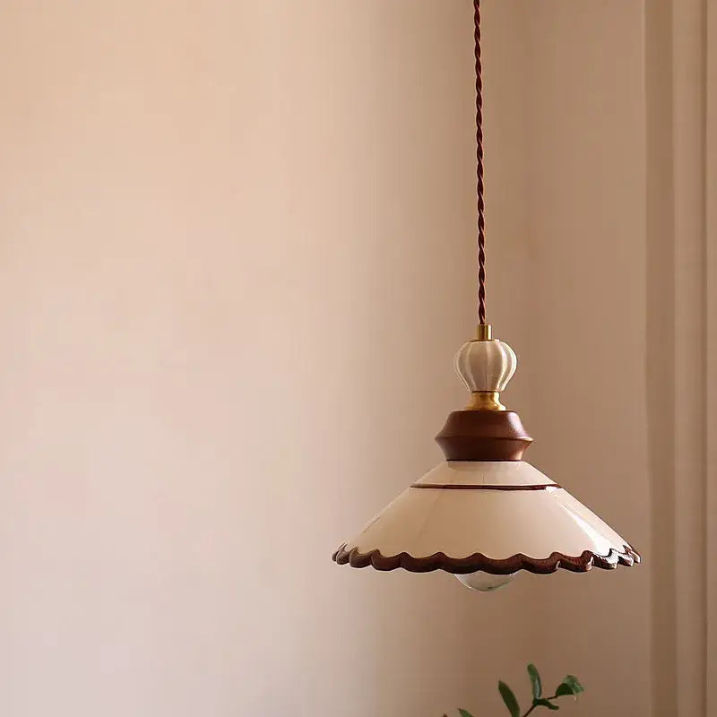 Suspension luminaire en céramique avec détails bois style vintage