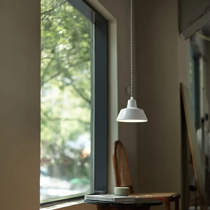 Suspension en céramique style atelier minimaliste chic