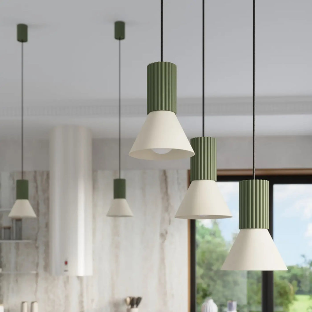 Suspension beige/vert olive vue rapprochée dans son décor