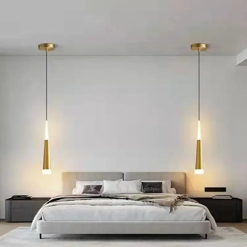Suspension cône minimaliste pour chambre moderne élégante

