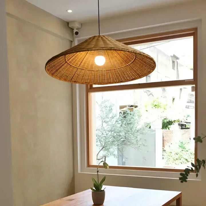 Suspension conique rotin naturel style bohème pour cuisine

