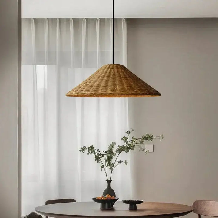 Suspension conique rotin naturel style bohème pour cuisine

