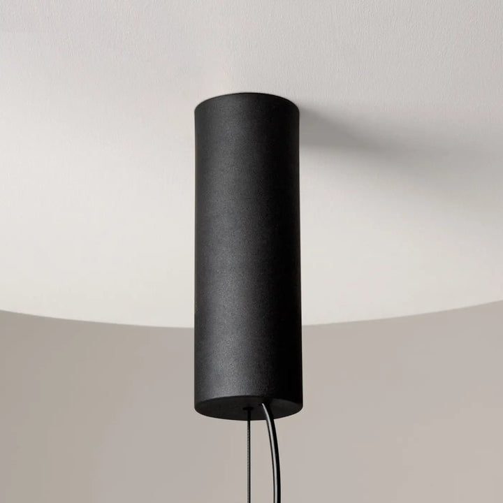 Luminaire suspension cosmo linéaire noir cylindrique avec finition mate led linéaire verre transparent