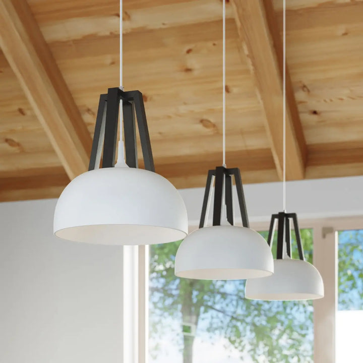 Suspension blanc/noir vue rapprochée dans son décor