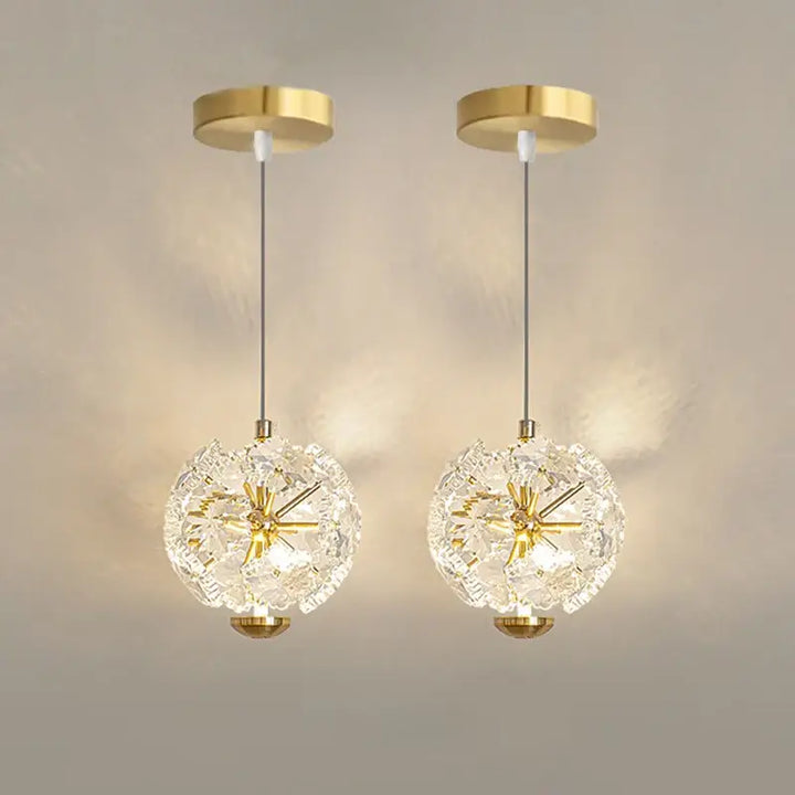 Suspension Cristal Cube Transparent Et Structure Dorée Moderne