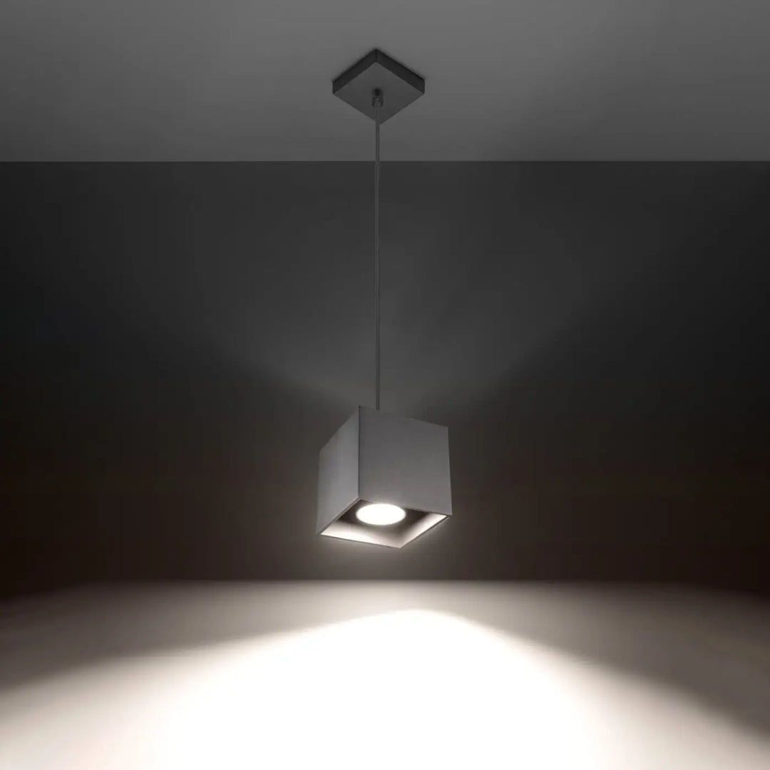 Suspension gris allumée