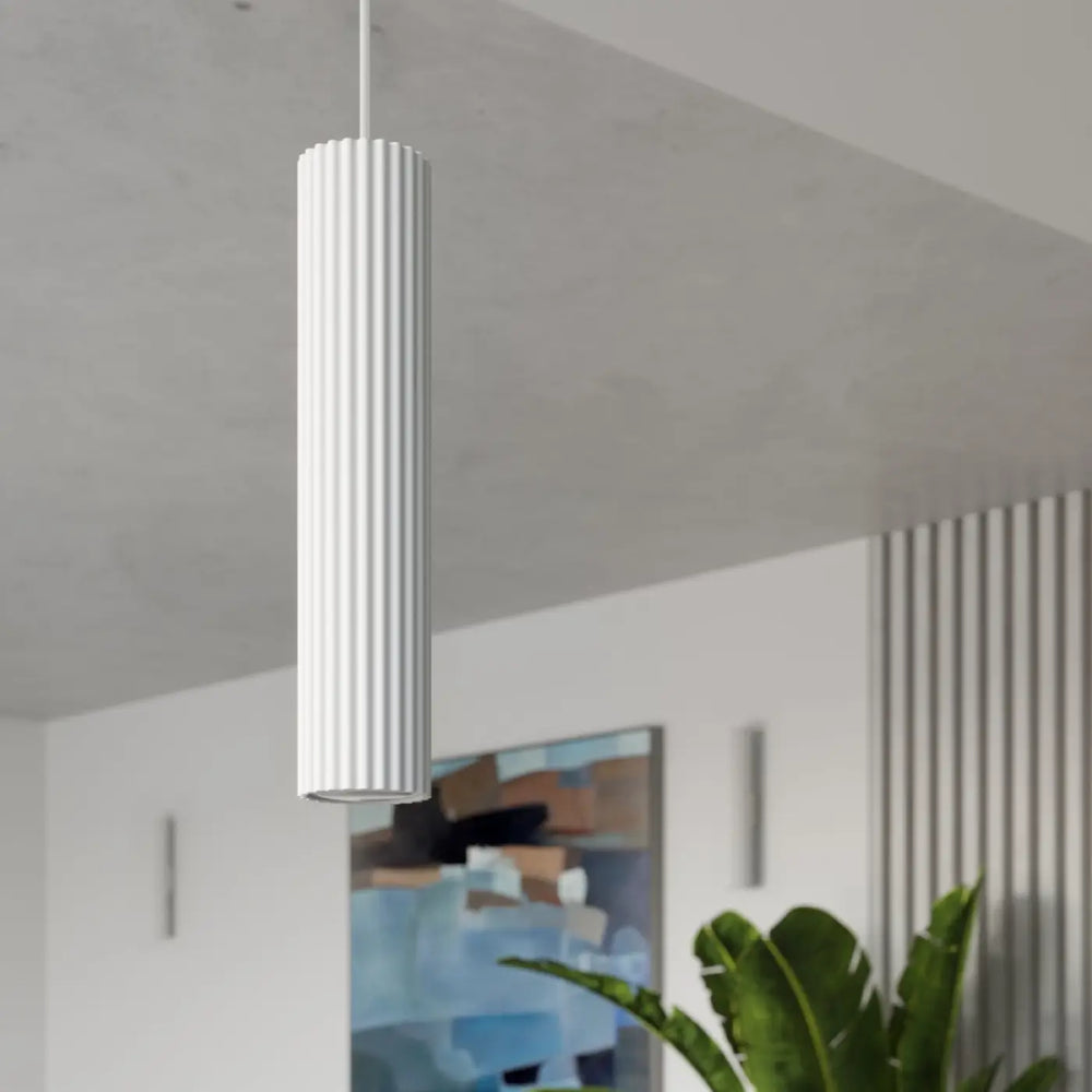 Suspension Luminaire blanc allumée, vue rapprochée