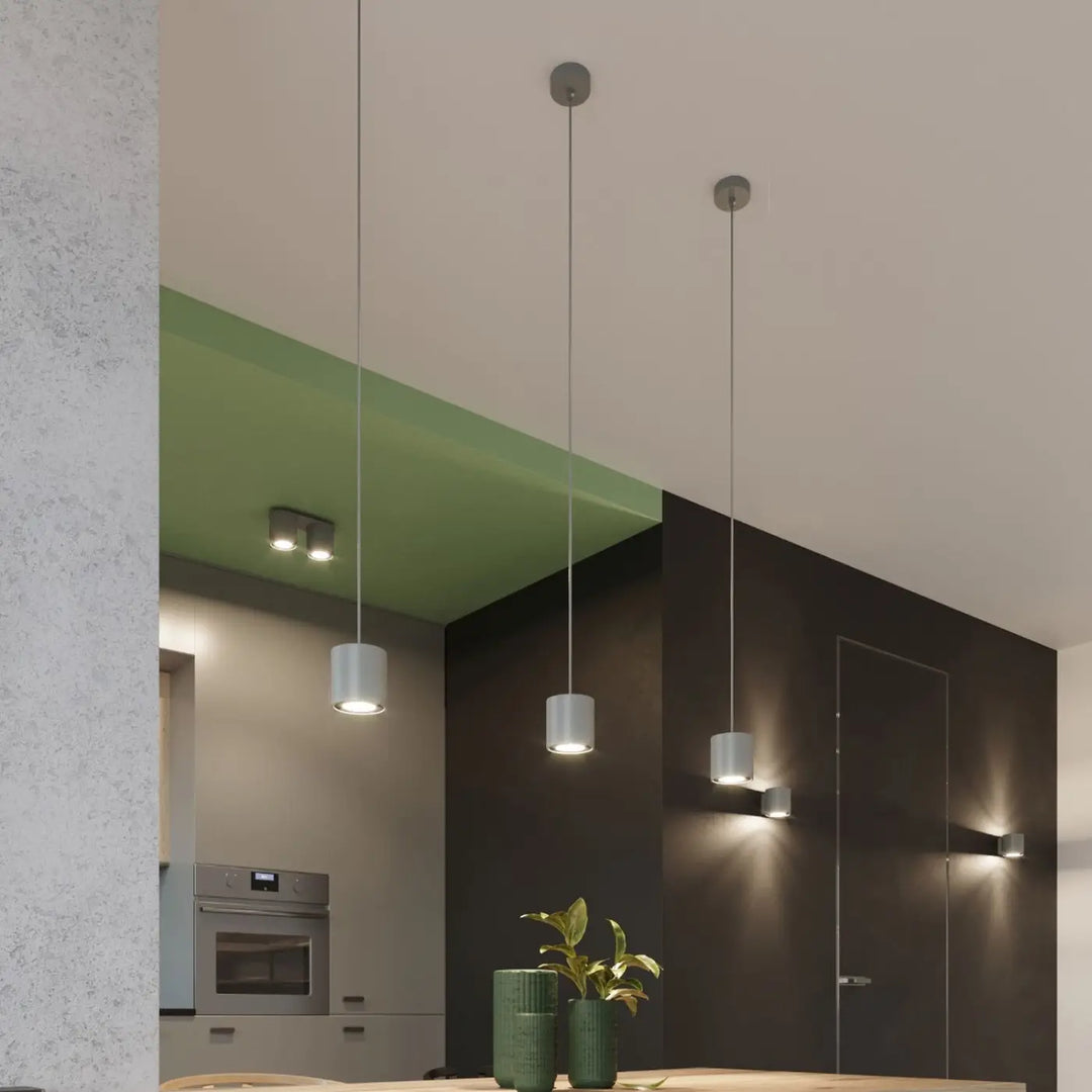 Suspension gris dans une cuisine ouverte