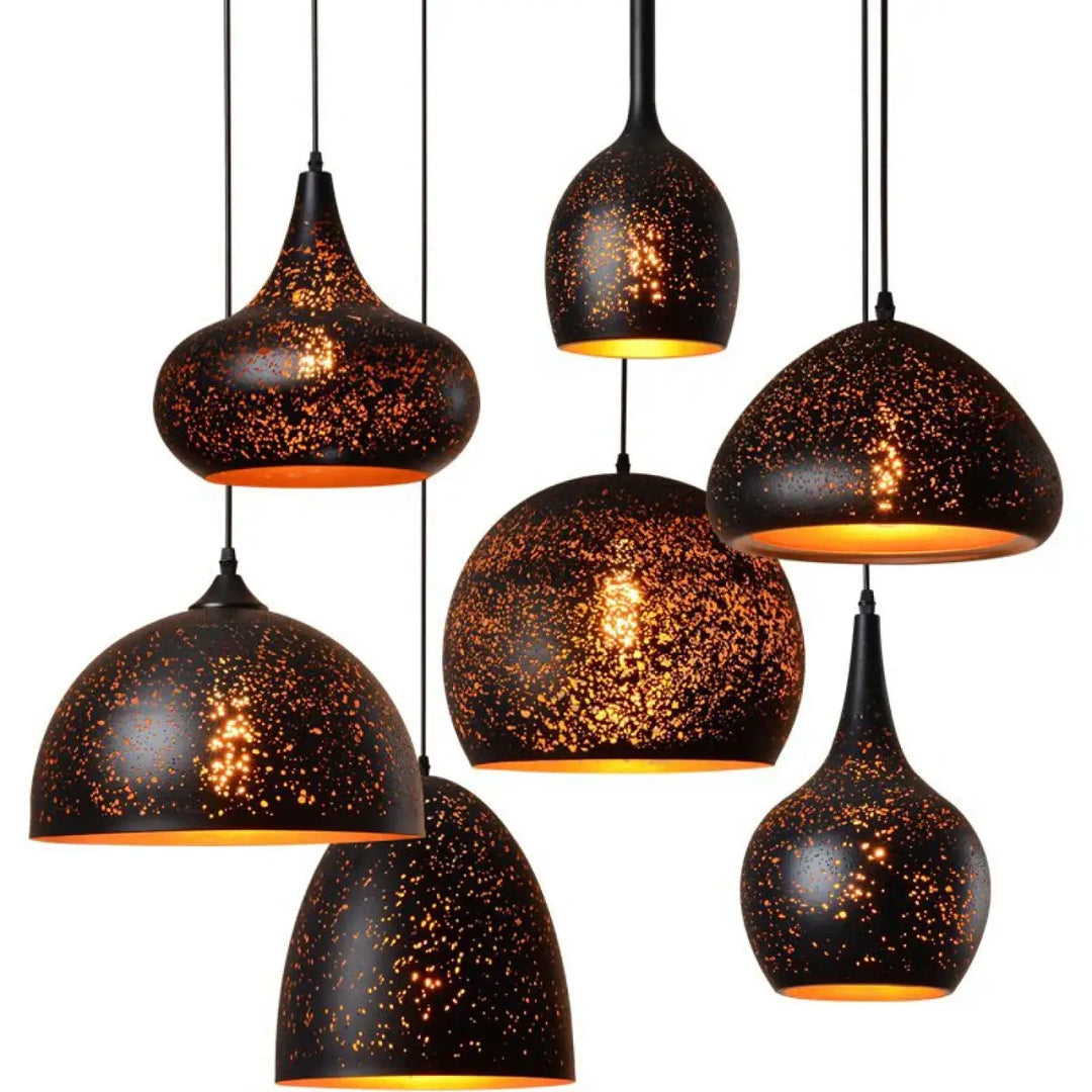 Suspension design artistique noir mat lumière dorée moderne