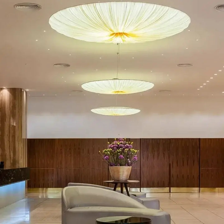 Suspension Design Disque Géant En Tissu Beige Lumineux Élégant