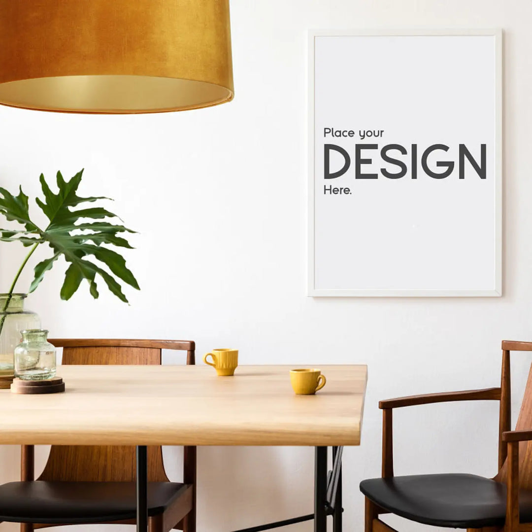 Affiche encadrée blanche avec texte minimaliste place your design here pour suspension design dorée en matières naturelles