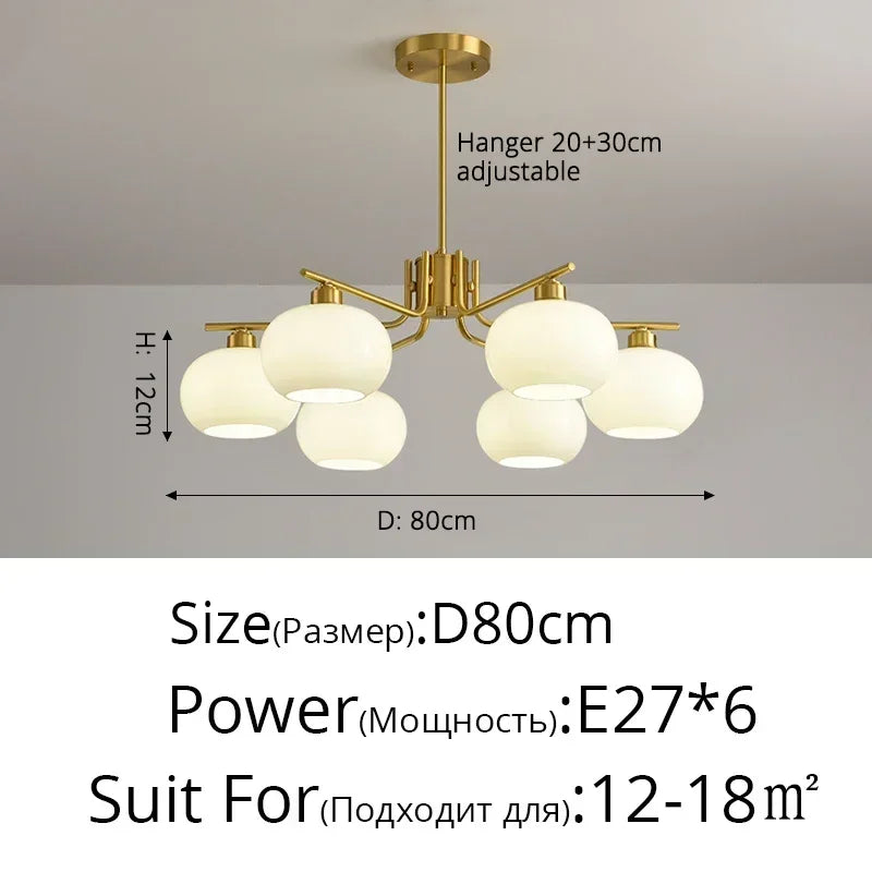 Suspension design avec globes en verre opale élégante