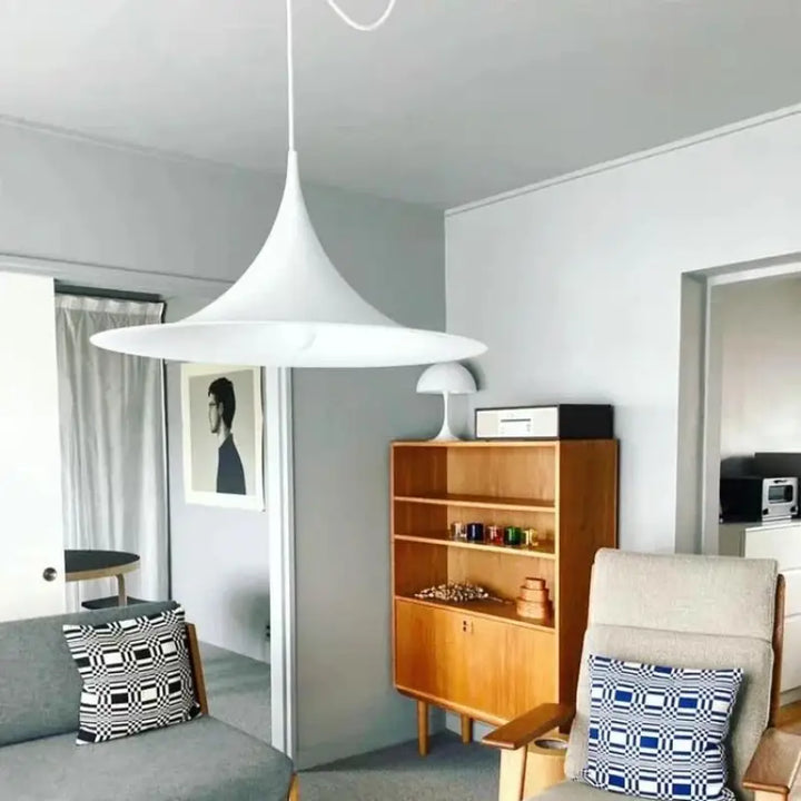 Suspension design laiton forme évasée moderne