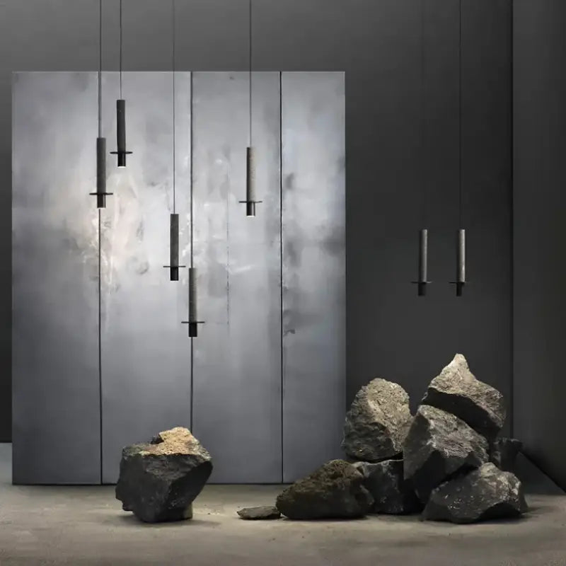 Suspension design minimaliste tube en pierre et laiton