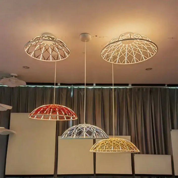 Suspension design moderne dôme tressé multicolore élégante