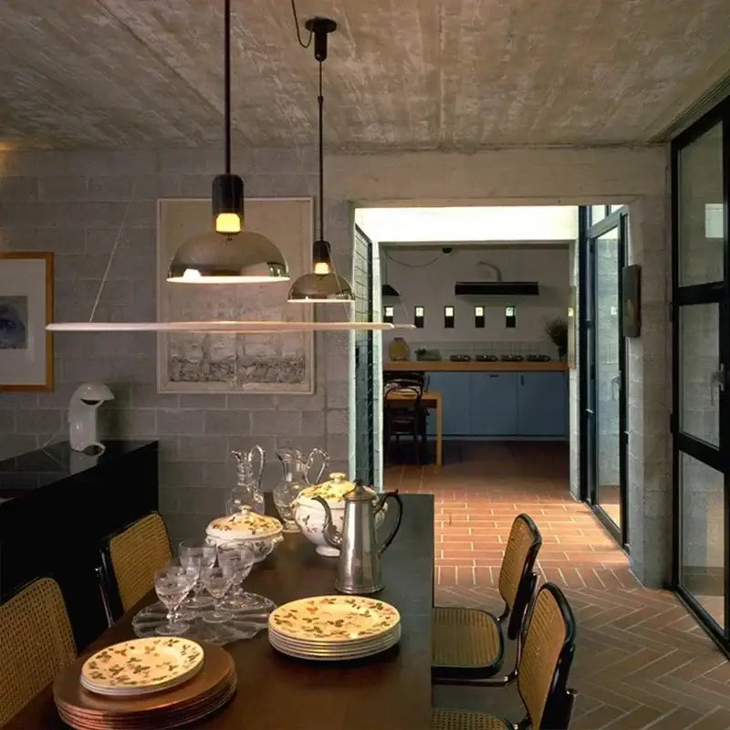 Suspension design moderne en métal chromé avec diffuseur blanc

