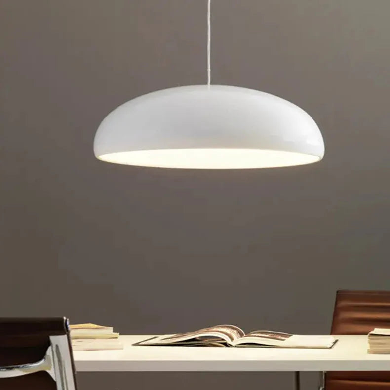 Suspension design moderne en métal laqué