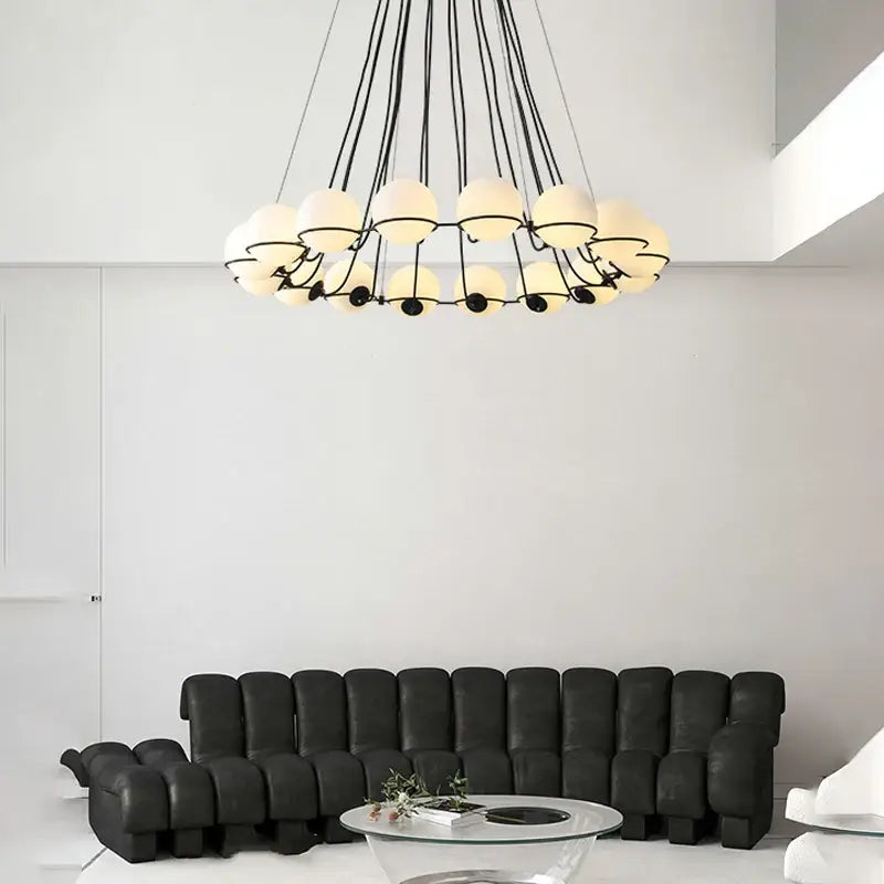 Suspension moderne en métal et globes en verre élégante