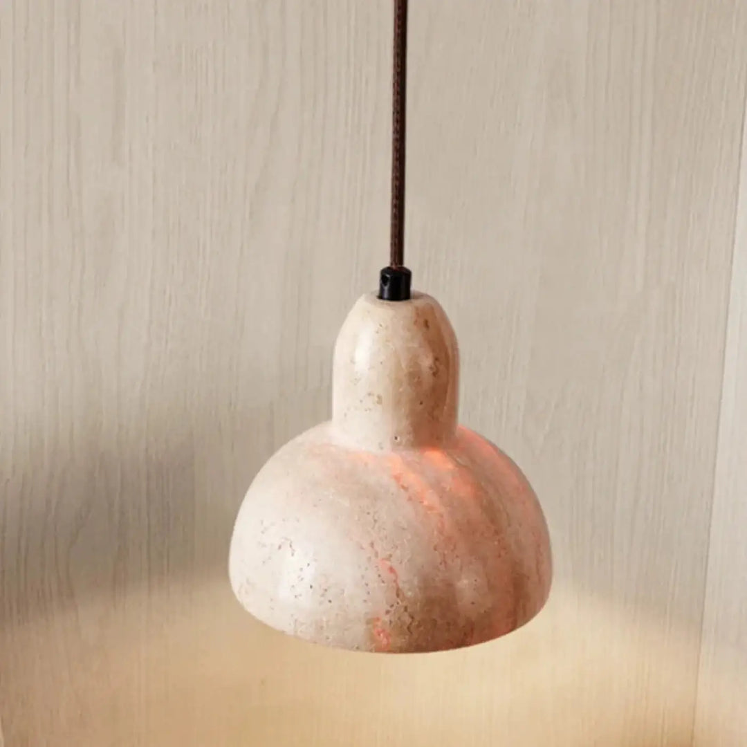 Suspension design en pierre beige forme dôme moderne