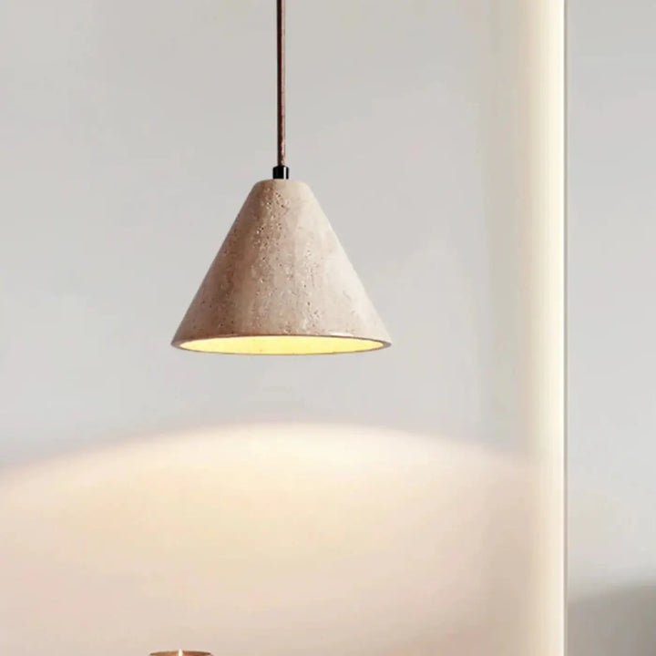 Suspension design en pierre beige forme dôme moderne