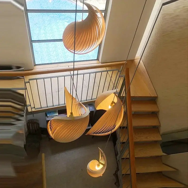 Suspension Design Spirale Jaune Moderne et Élégante

