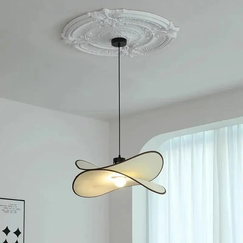 Suspension design tissu blanc forme organique moderne

