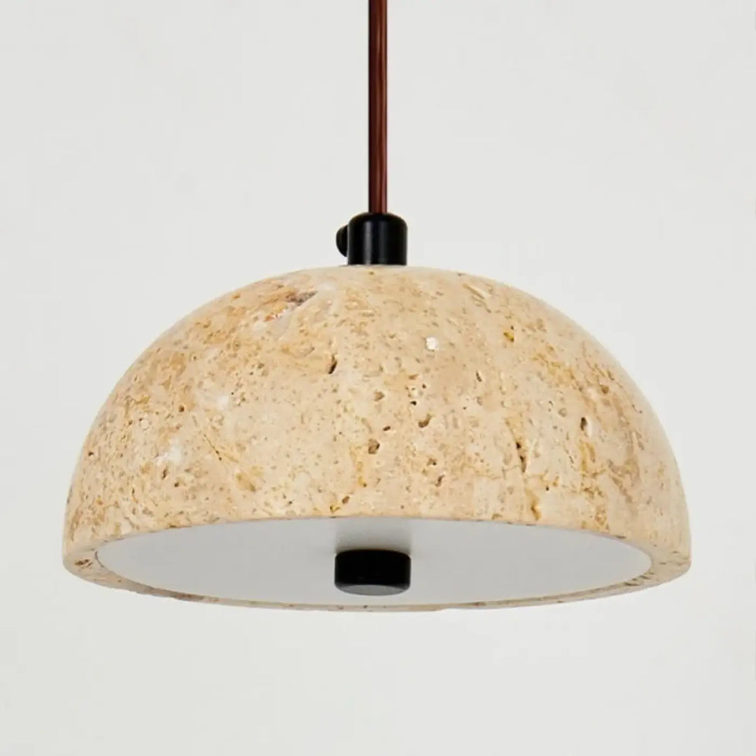Suspension design en travertin beige forme demi sphère élégante