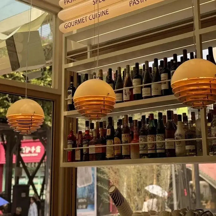 Suspension design en verre jaune au style rétro à l’éclat chaleureux