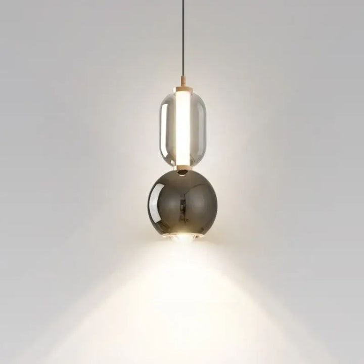 Suspension design en verre opalin et globe blanc moderne