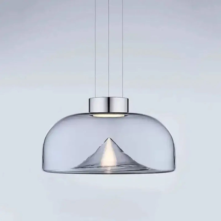 Suspension design en verre transparent avec cône lumineux épuré