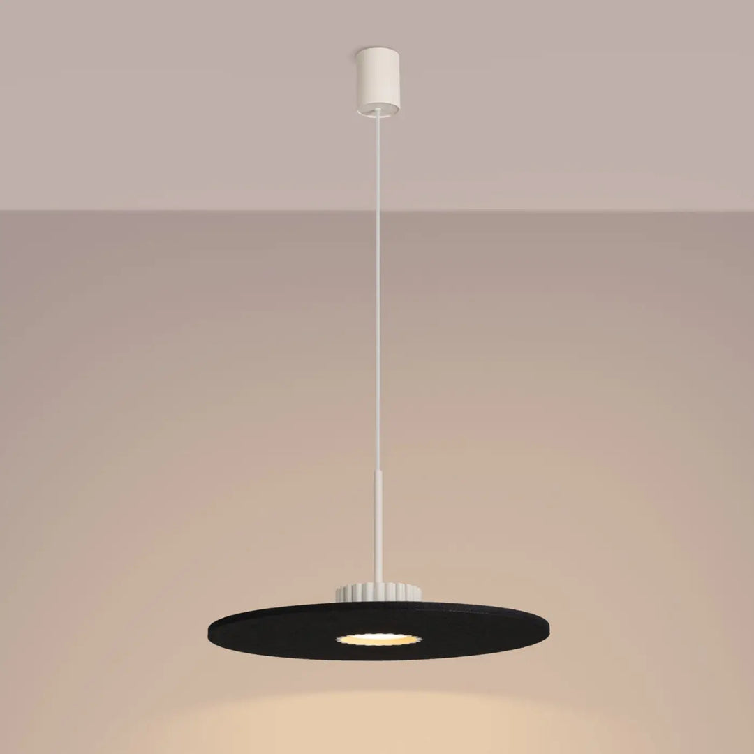 Suspension beige/noir allumée