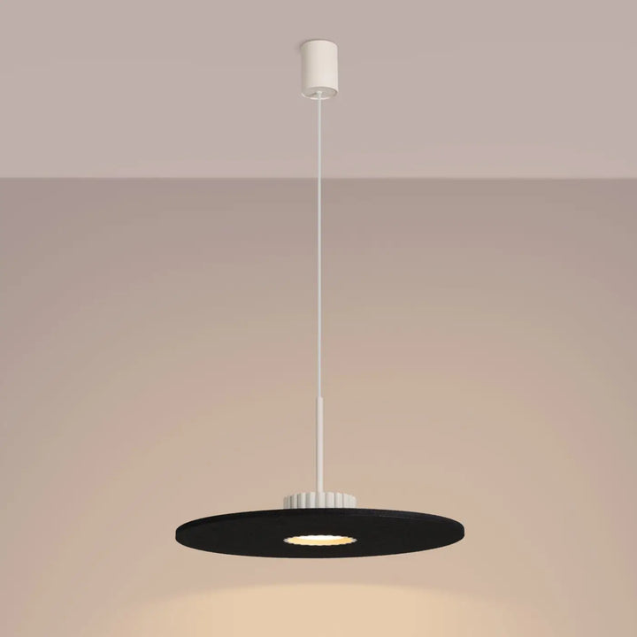 Suspension beige/noir allumée