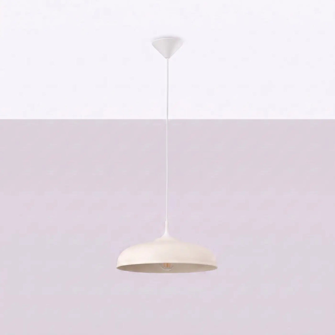 Suspension Luminaire beige éteinte, vue rapprochée