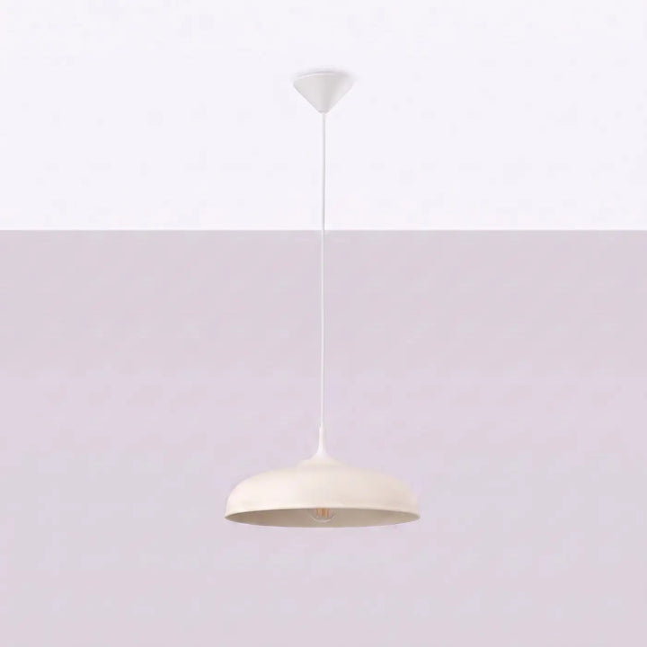 Suspension Luminaire beige éteinte, vue rapprochée