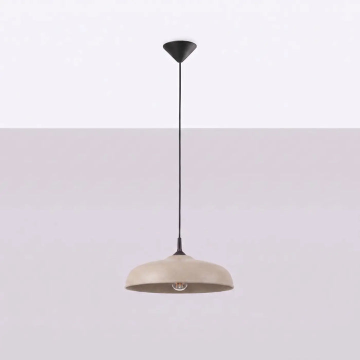 Suspension Luminaire taupe éteinte, vue rapprochée